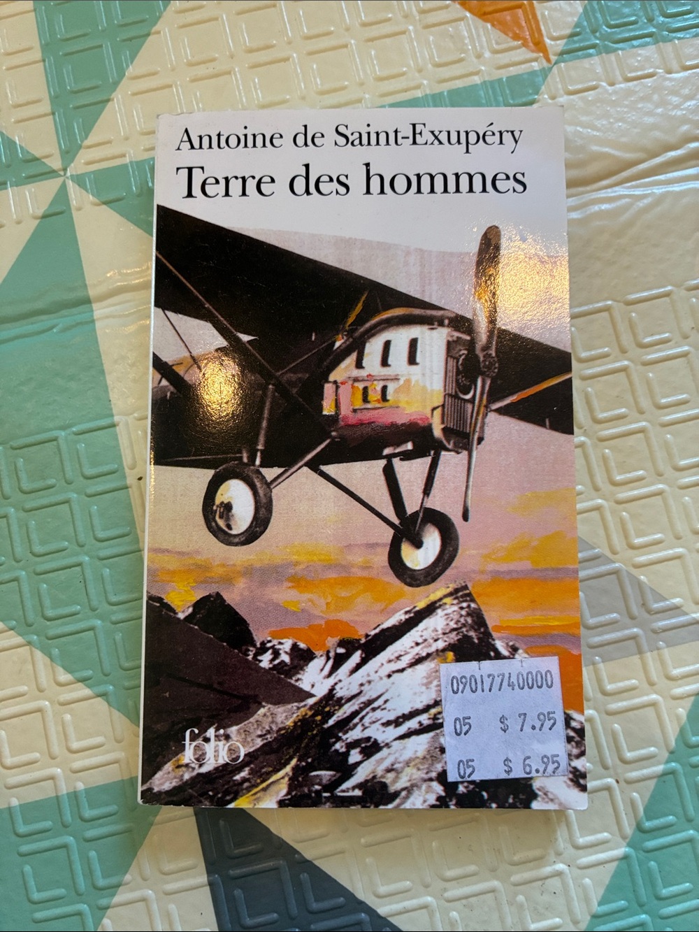 4/10$ ๐ Terre des hommes by Antoine de Saint-Exupรฉry โ Vintage Style Book